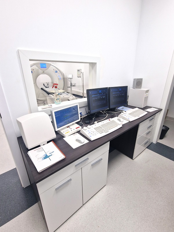 CT Scanner Installation Process Guide CT scanner view station. CT scanner workstation. LBN Medical. First CT scan test